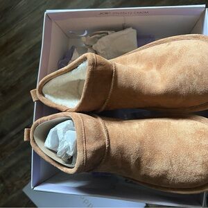 Cozy Tan Women's Shoes